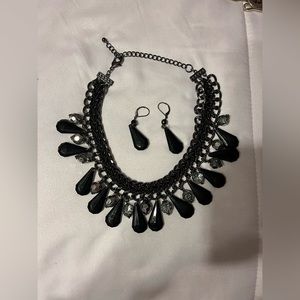Statement Choker Necklace Pendent with Matching Black Drop Earring